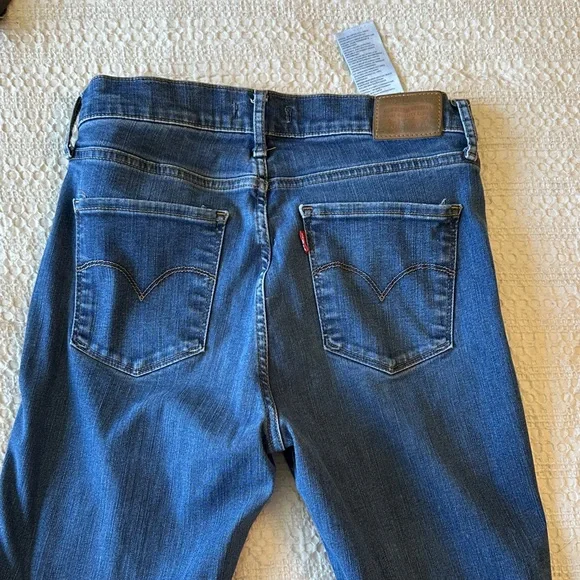 Levi's High Rise Blue Jeans - Picture 5 of 5